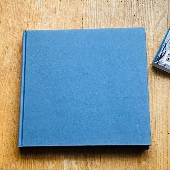 𝅺ROBERT Bateman book “the art of Robert Bateman” animals pictures navy blue - Picture 3 of 14